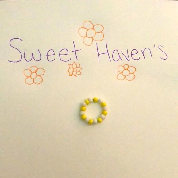 Ring - Picture 1 of 2